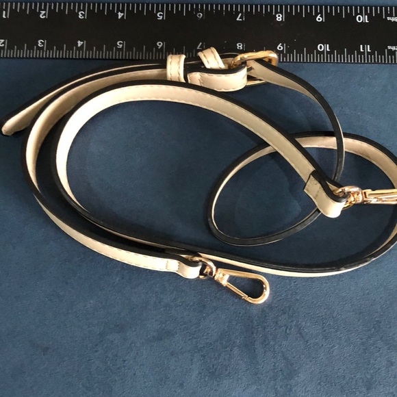 Pleated vegan Leather purse - Picture 8 of 8